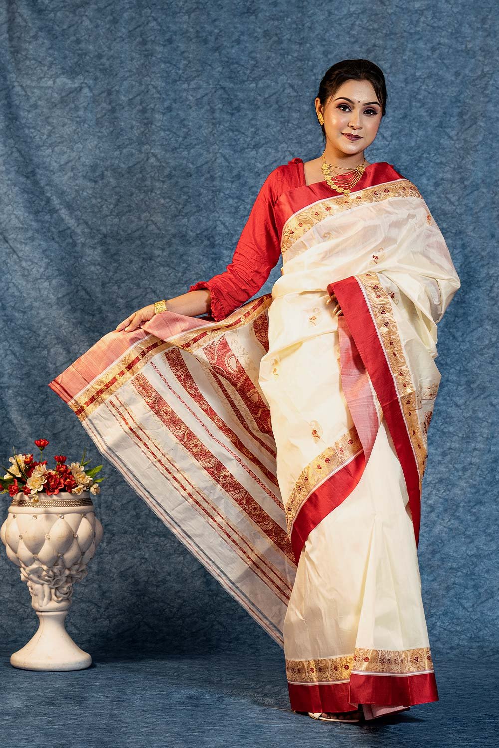 Zari Big Buti Anchal Mina Pure Handloom Garad Silk Saree - Image 3