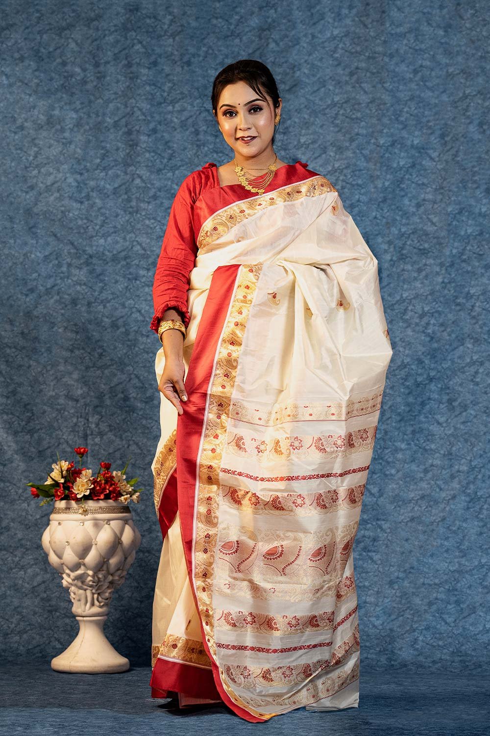 Zari Big Buti Anchal Mina Pure Handloom Garad Silk Saree - Image 4
