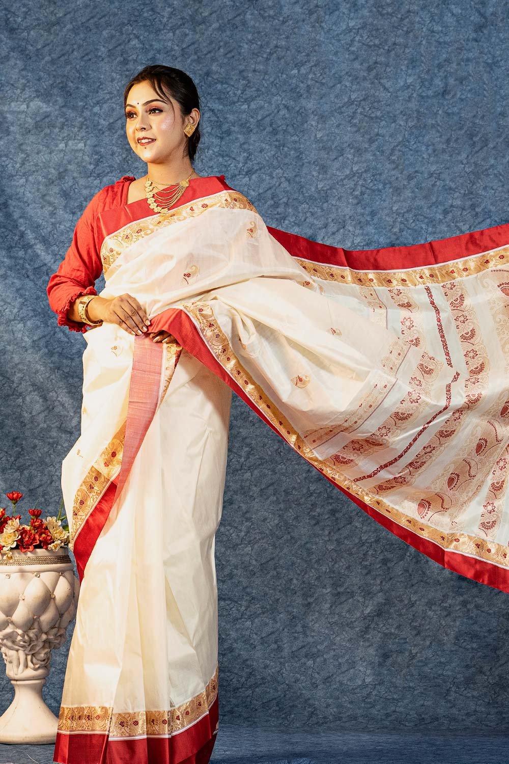 Zari Big Buti Anchal Mina Pure Handloom Garad Silk Saree - Image 2