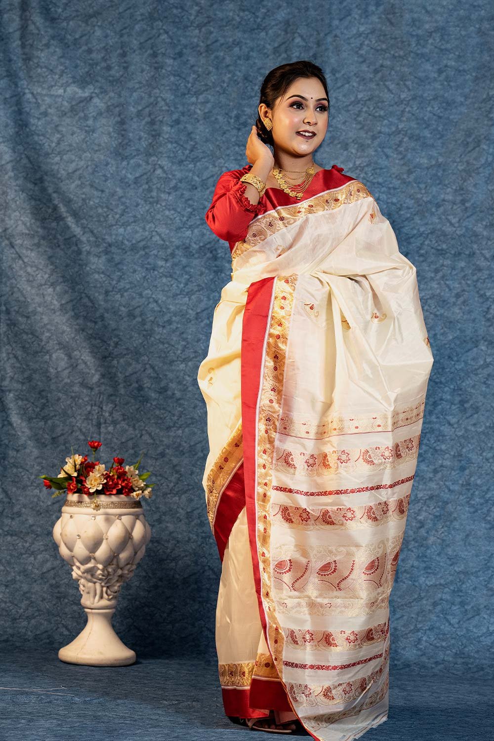 Zari Big Buti Anchal Mina Pure Handloom Garad Silk Saree